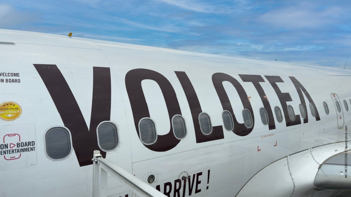 Volotea scritta su aereo